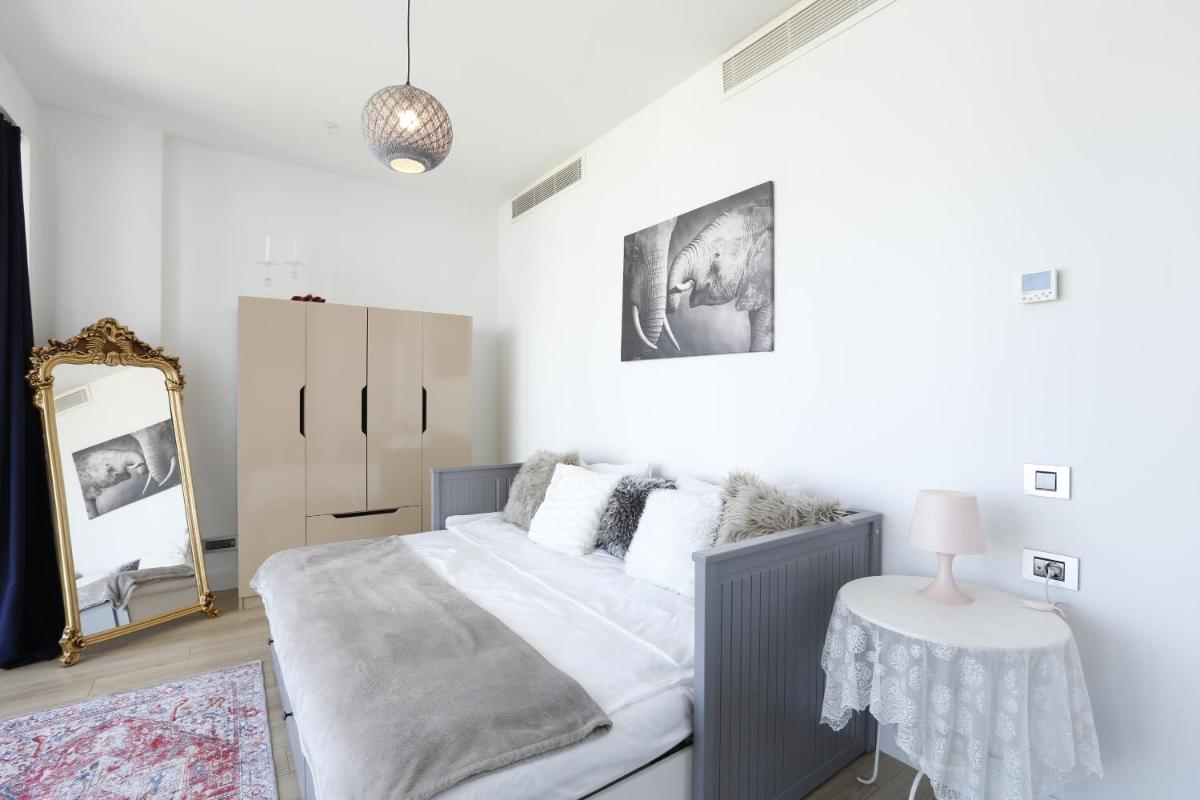 cvzxsaat With Breathtaking View in Kartal, Istanbul - Housity