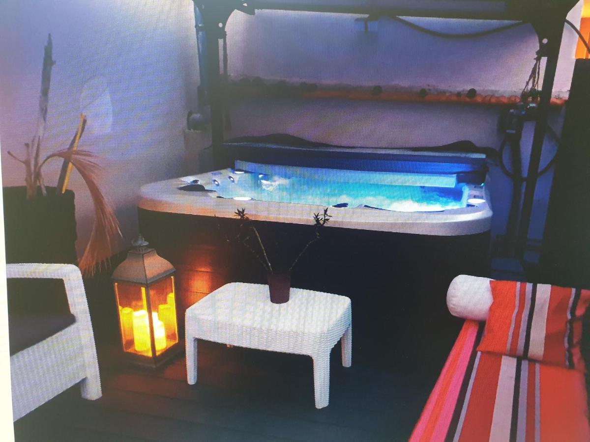 Duplex Neuf loft climatisé avec accès jacuzzi 5 places privatif - Housity
