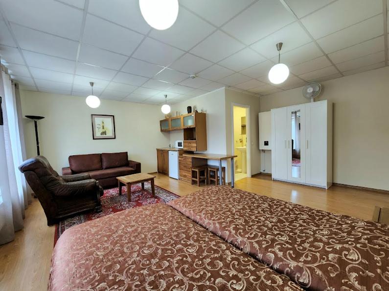 Solo studio - Housity