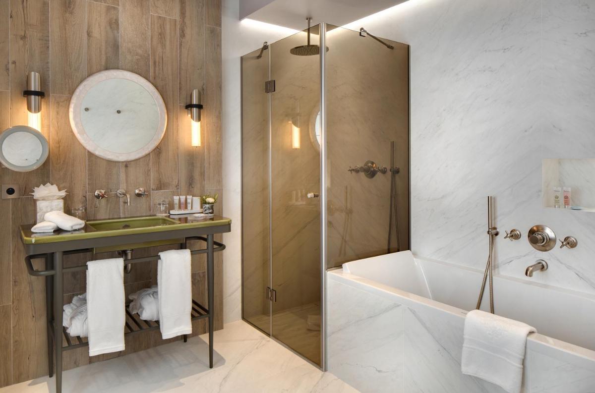 Salle de bains dans l'établissement La Demeure Montaigne