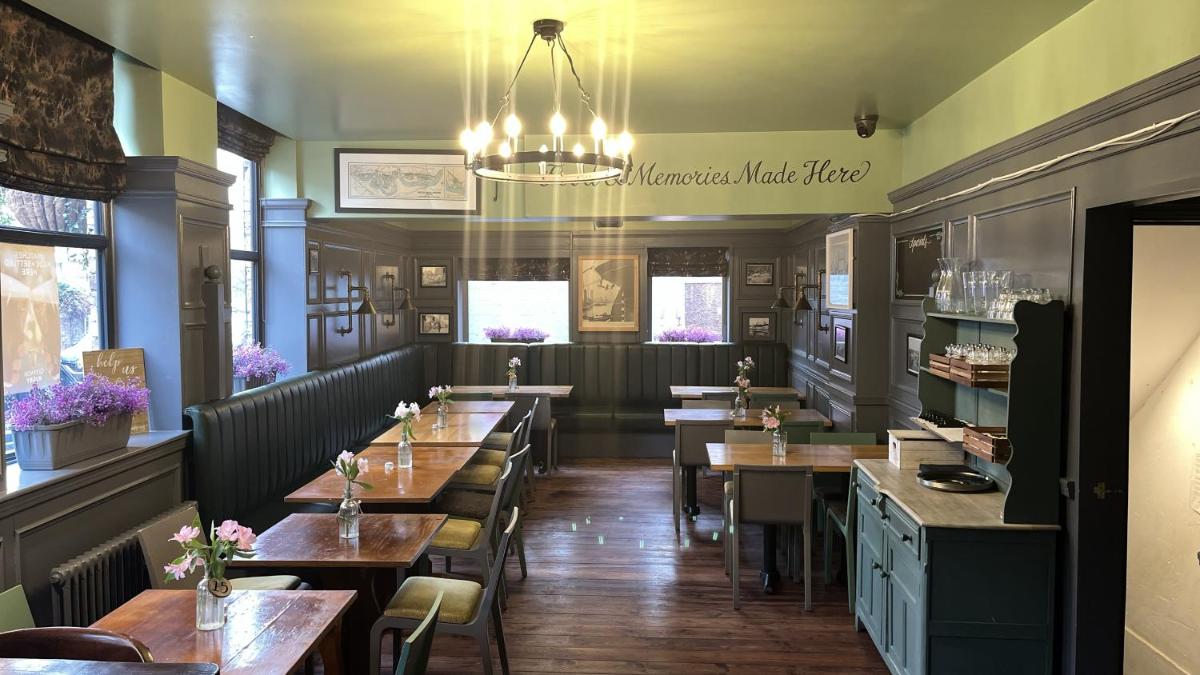 Dockers Inn - Housity