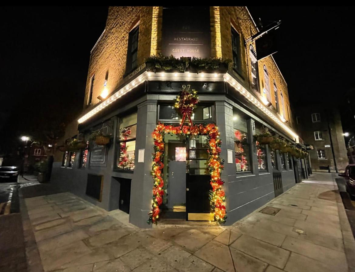 Dockers Inn - Housity