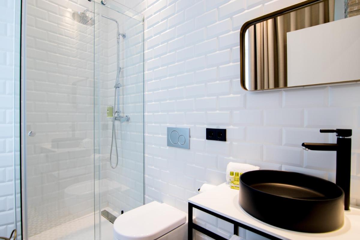 Un baño de MYR Plaza Mercado & Spa