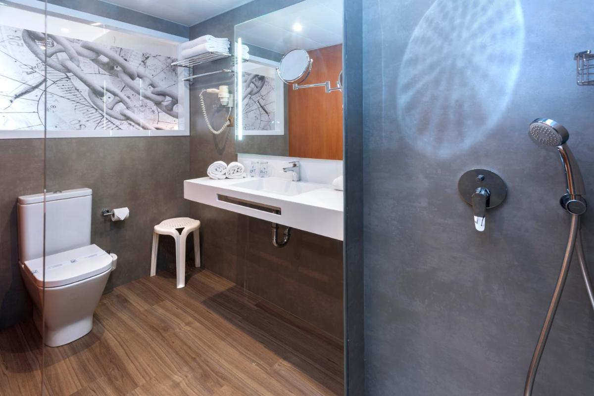 Un baño de GHT Aquarium & Spa