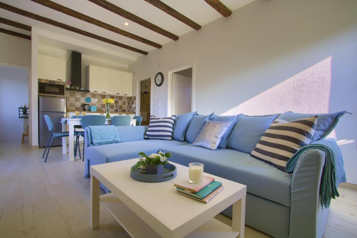 Mediterranean stone house Dora, in the heart of Preko - Housity