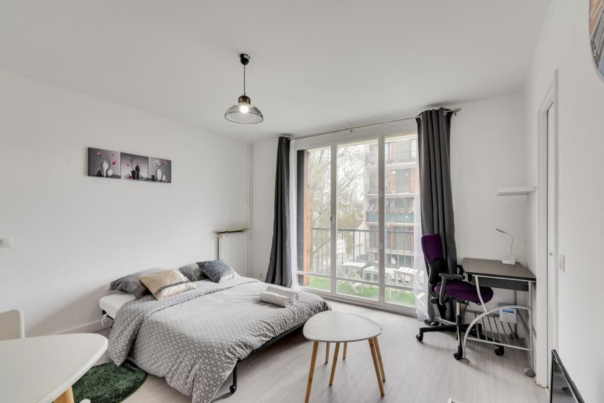 Budget apart with balcony near Paris - Housity