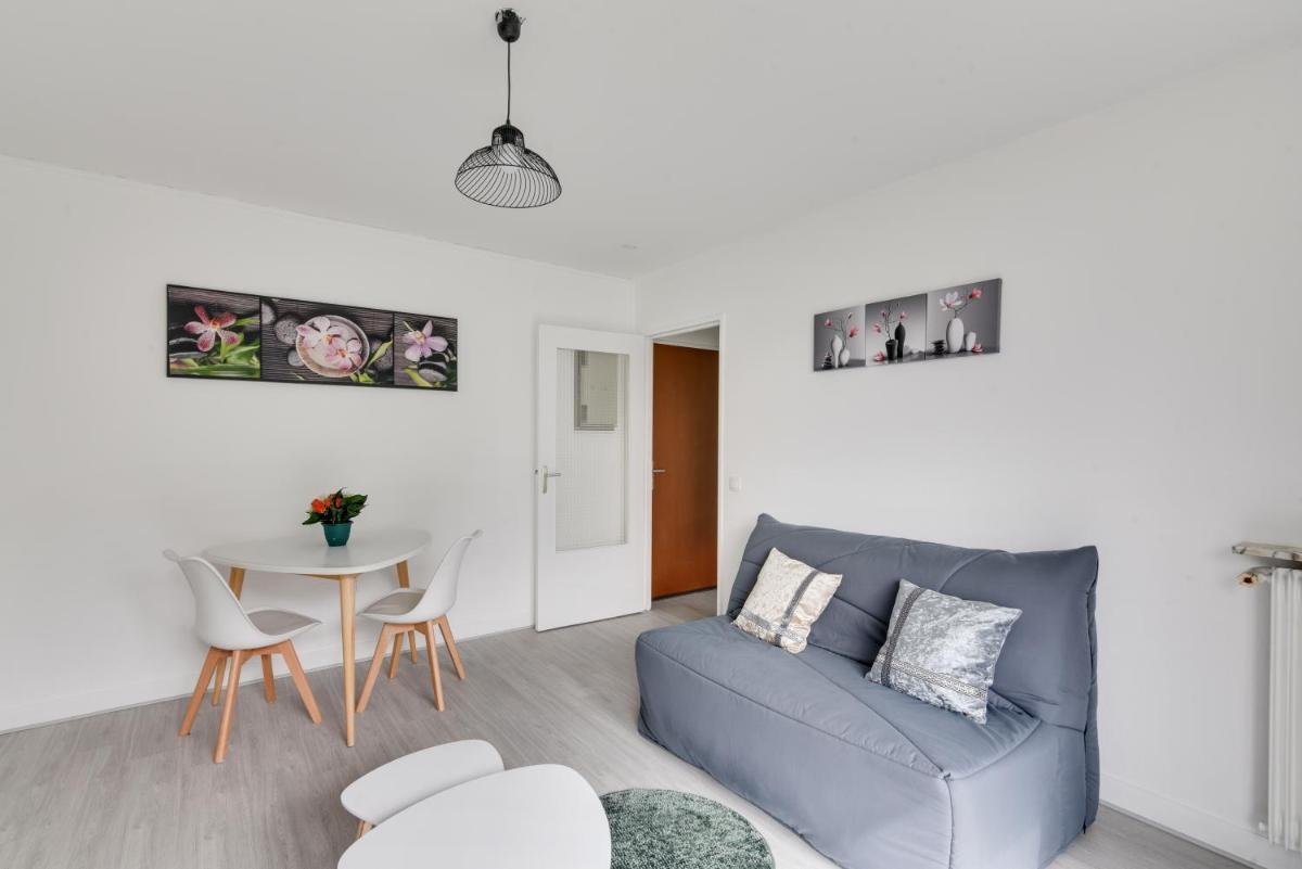 Budget apart with balcony near Paris - Housity