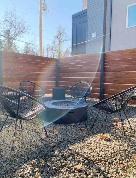 Mid Century Modern Boise-River Bungalow w/ Hot Tub - Housity