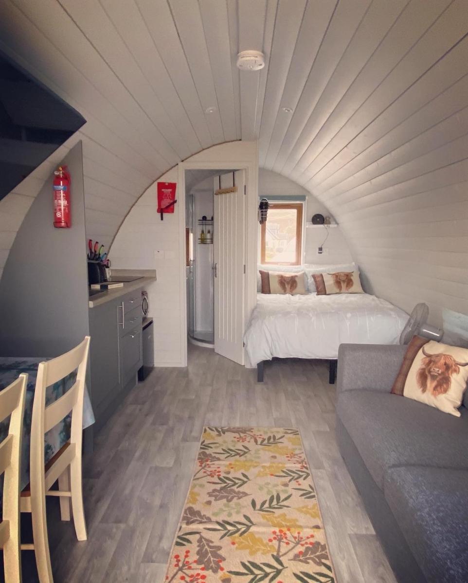 Duirinish Pods with Private Hot Tubs and Duirinish Bothy with No Hot Tub - Housity