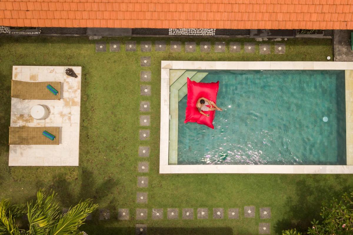 CASA BEGJA I Tranquil 2BR Villa w Private Pool in Mertanadi - Housity