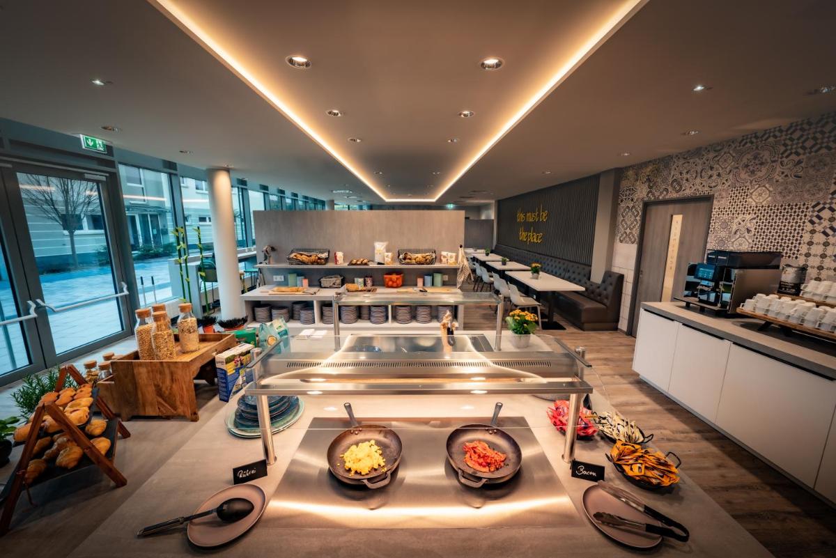 LOGINN Hotel Stuttgart Zuffenhausen - Housity
