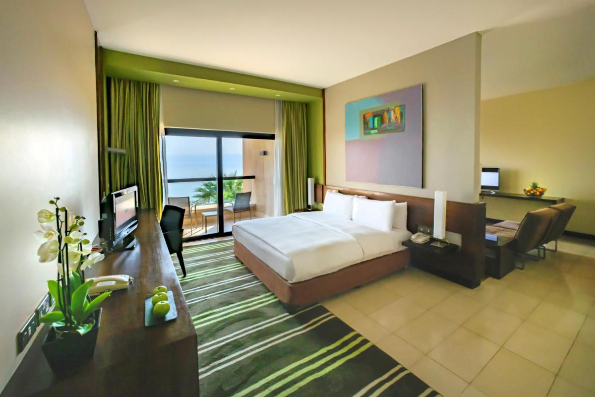 Holiday Inn Resort Dead Sea by IHG - Housity