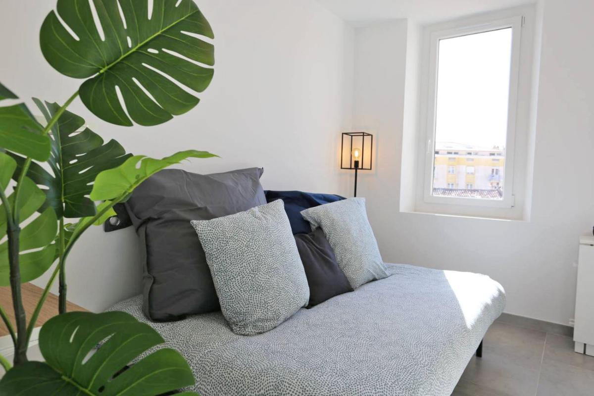 MaxBnb - Studio Cozy - Climatisé - WiFi Fibre - 10 min à pied Gare -4- - Housity