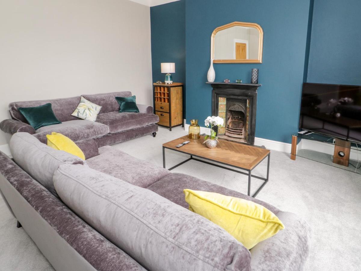 Flat 2 Tyn Y Caeau - Housity