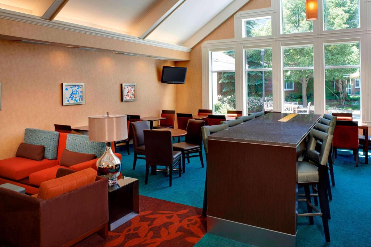 Sonesta ES Suites Chicago Waukegan Gurnee - Housity