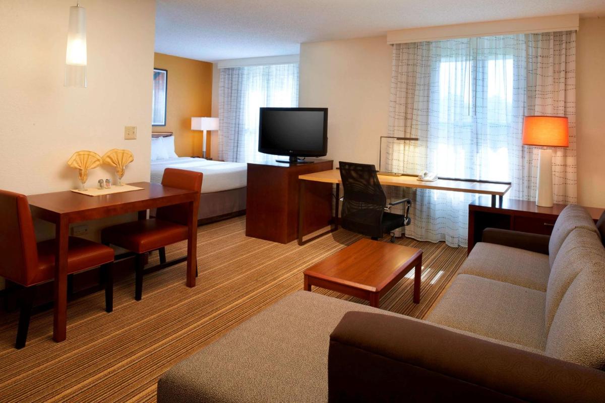 Sonesta ES Suites Chicago Waukegan Gurnee - Housity