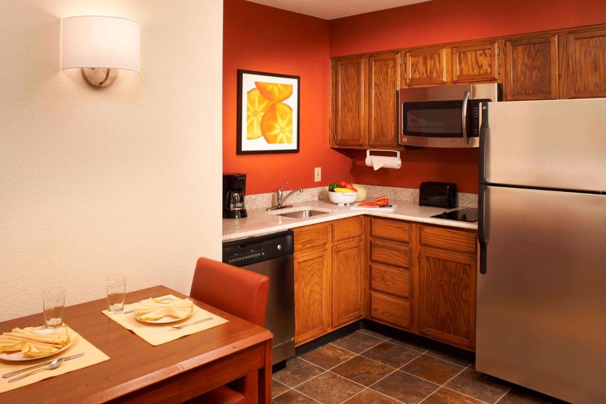 Sonesta ES Suites Chicago Waukegan Gurnee - Housity