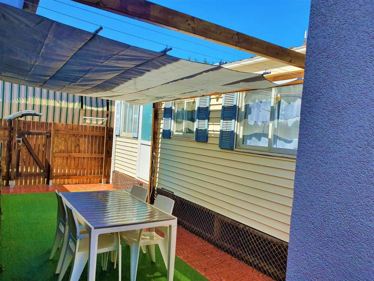 Casita Movil en Camping de La Manga - Housity