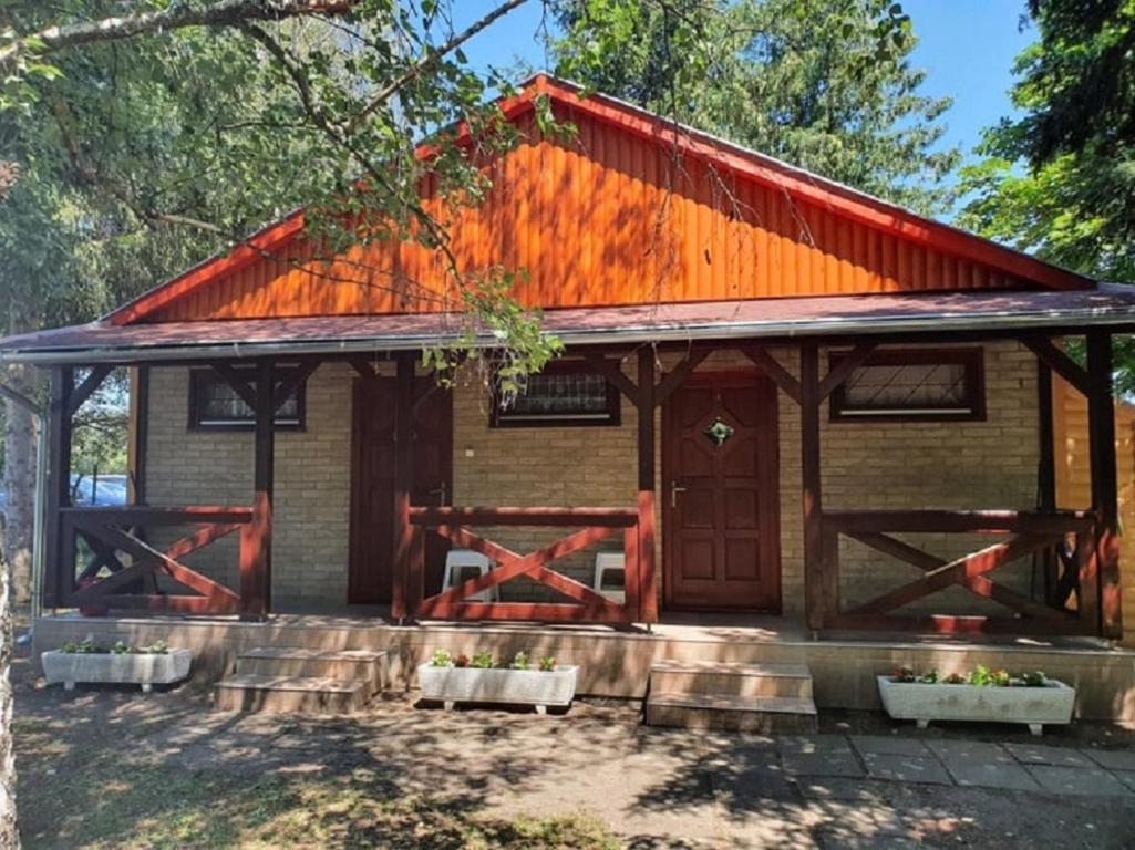 Strand Apartmanok - Housity