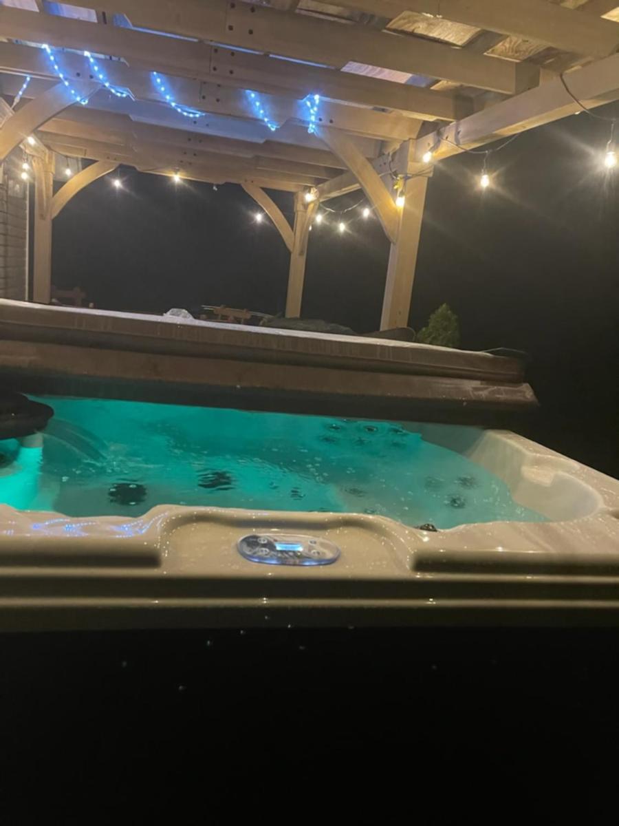 Pocono Vacation Home - for large family gatherings - Housity