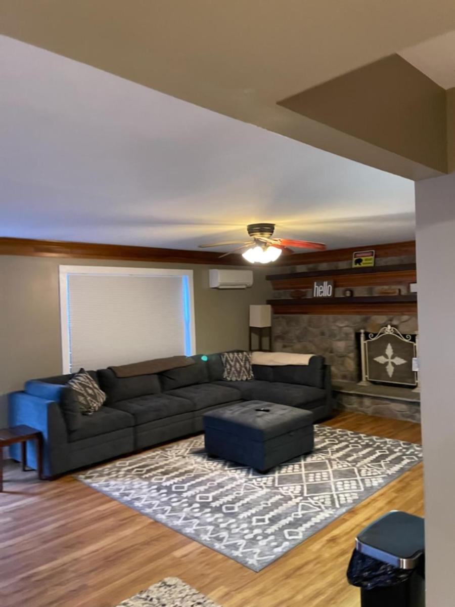 Pocono Vacation Home - for large family gatherings - Housity