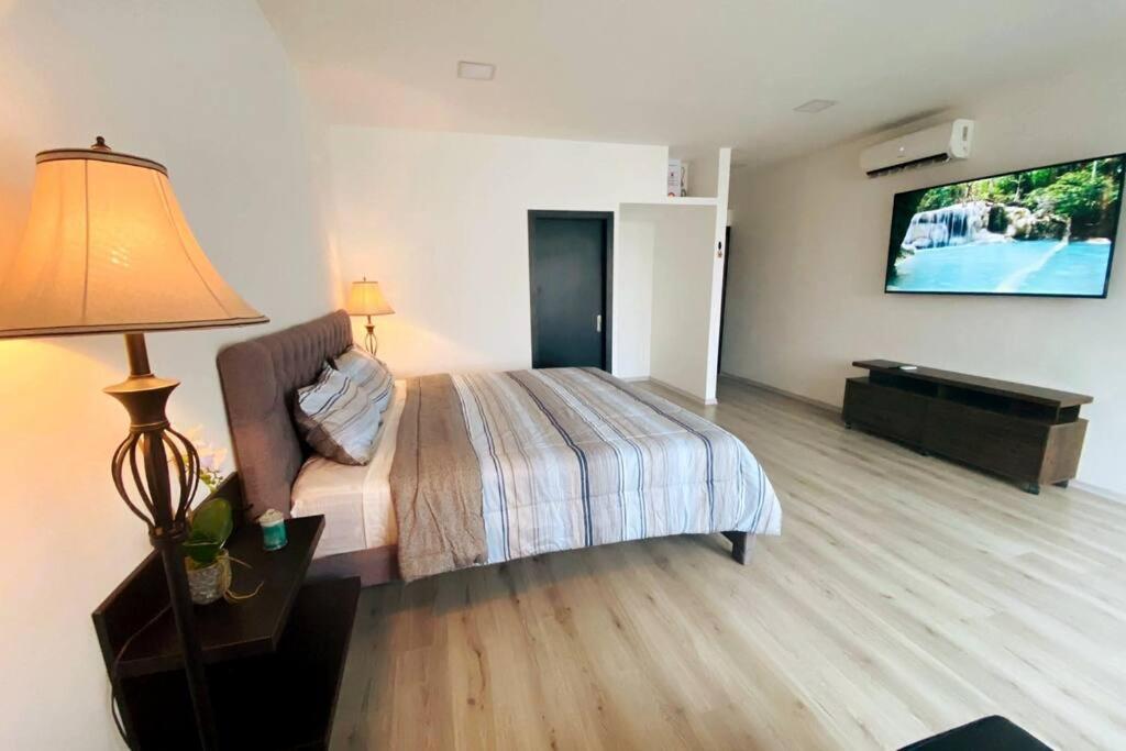 Departamento ejecutivo en todo el centro de Manta, Manabi - Housity