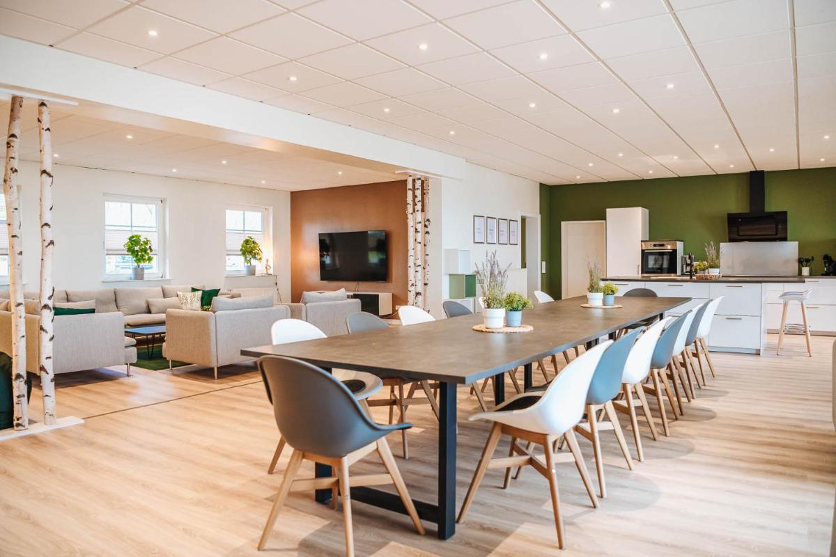XXL Ferienhaus Goldberger See - Sauna - 16 Personen - Housity
