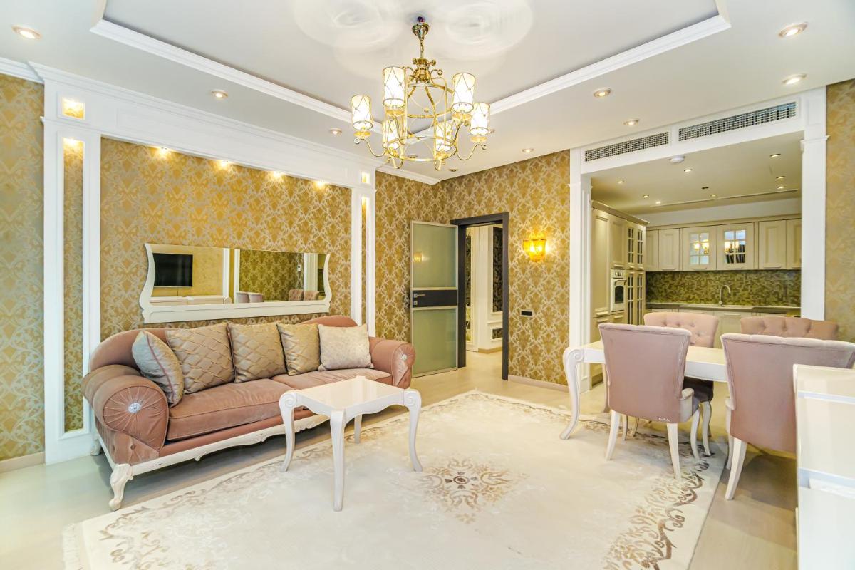 Park Azure and Megafun - Housity