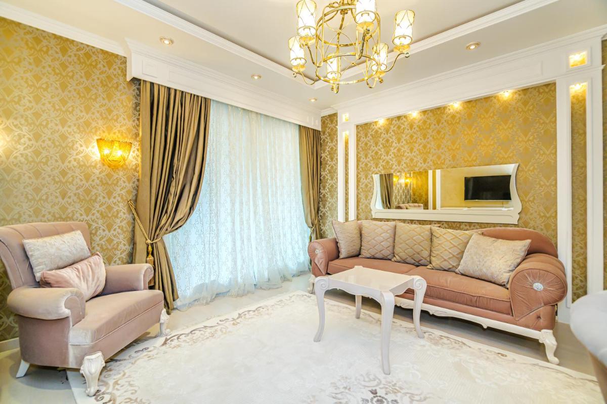 Park Azure and Megafun - Housity