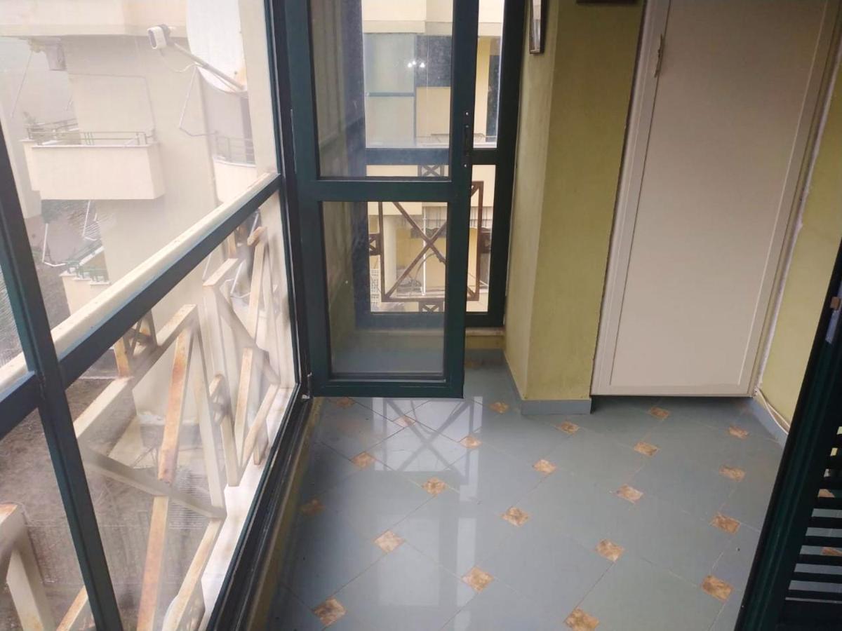 One bedroom appartement at Durres 50 m away from the beach with sea view and furnished balcony - Housity