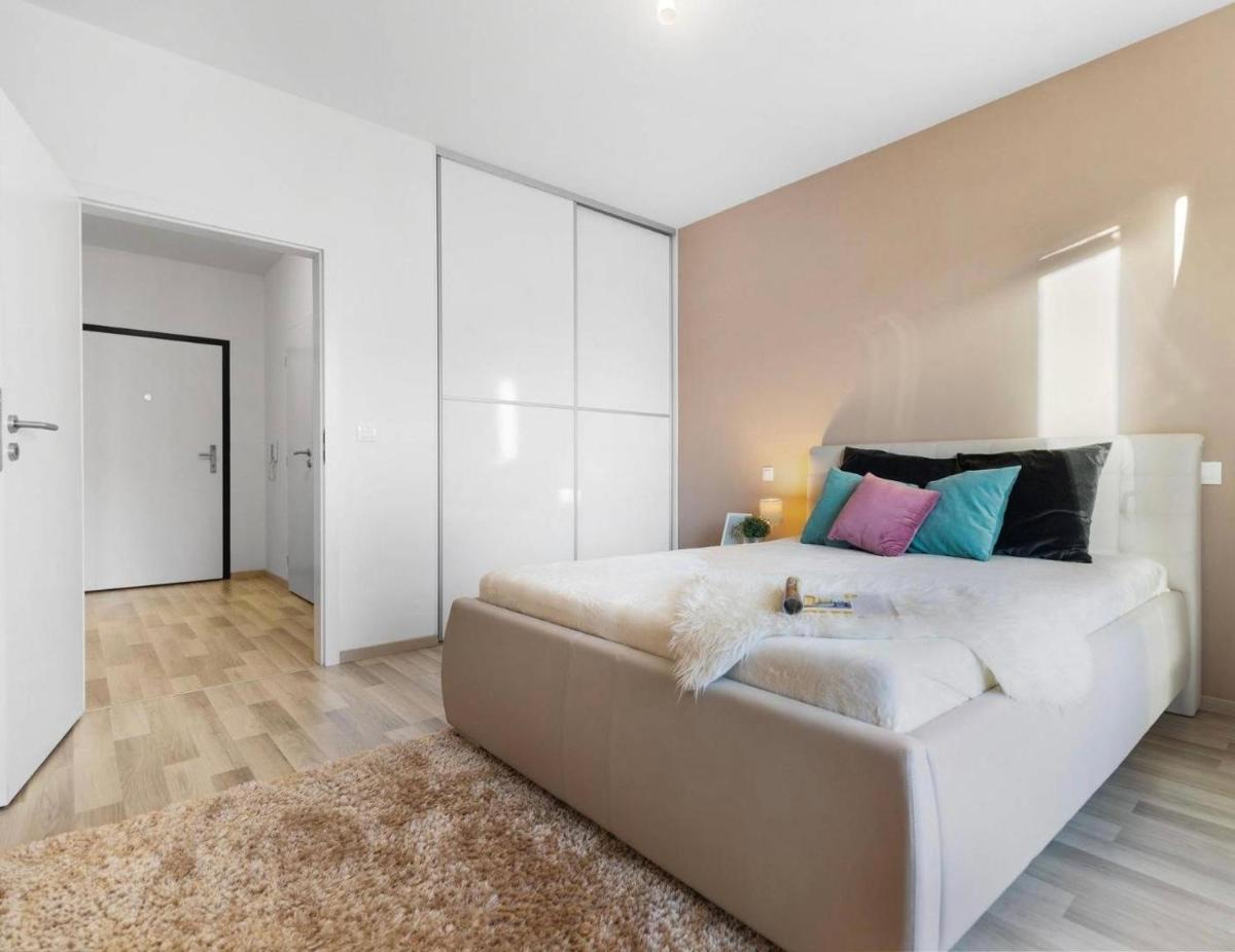 Suitetrails - Sunflower - Modern large charming apartment with balcony