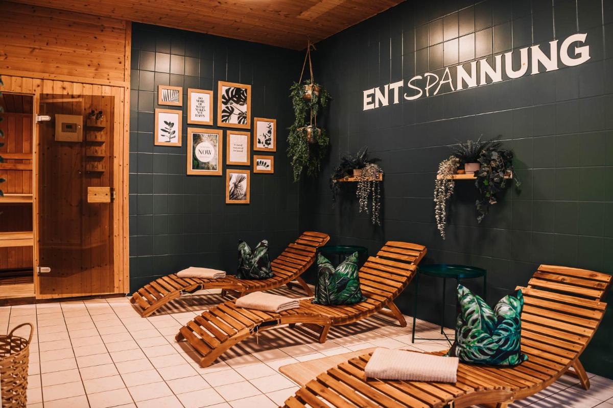 XXL Ferienhaus Goldberger See - Sauna - 16 Personen - Housity
