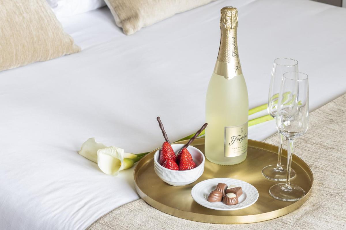 Hotel Cortezo - Housity