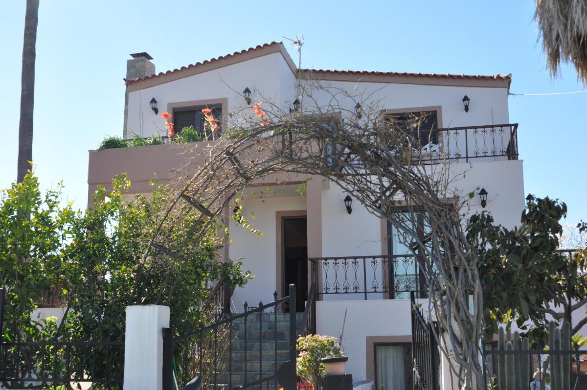 Villa White Grace - Housity