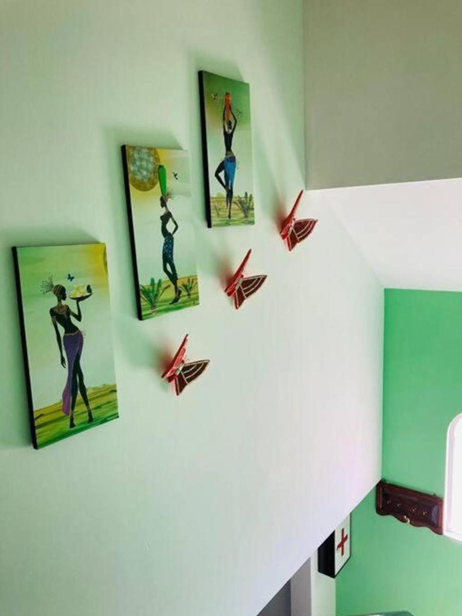 CASA RECIEN REMODELADA TODO NUEVO CENTRICA - Housity