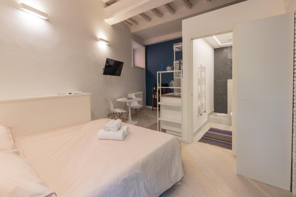 Rione Monti Studio Apt with private garden - Housity
