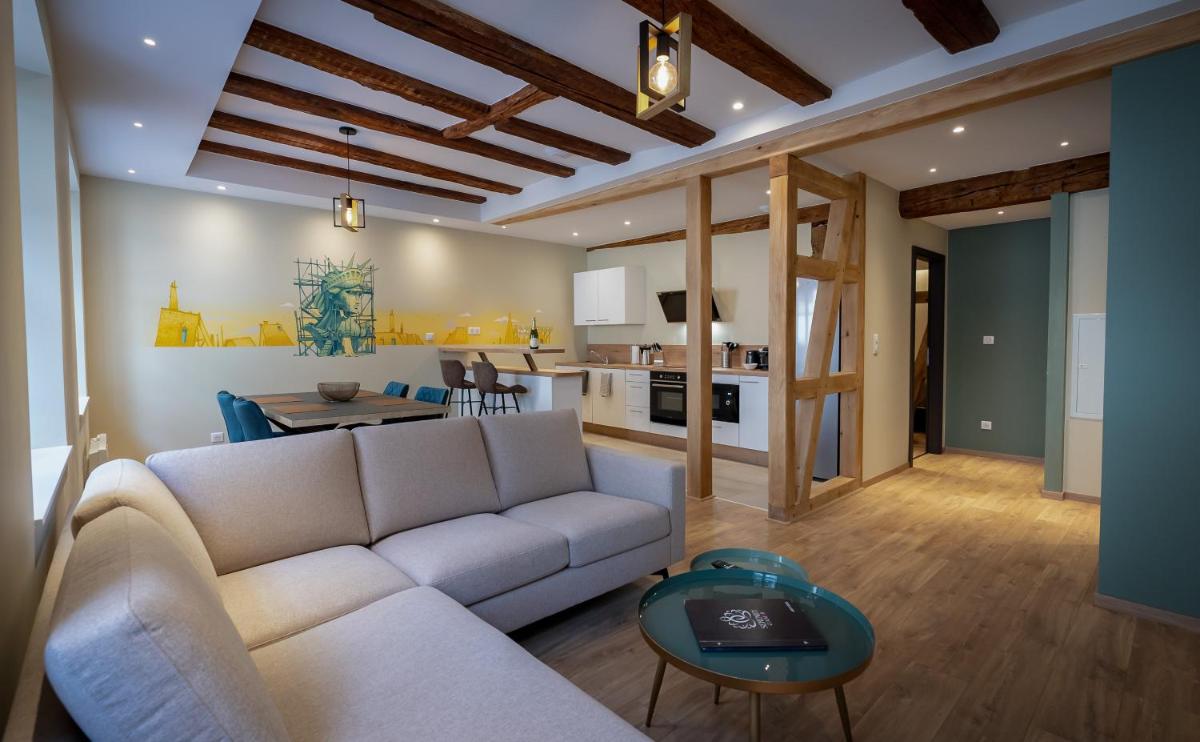 SERENITY Colmar - Gîtes de Prestige 4 et 5 étoiles - 2, 4 et 6 personnes- Centre Historique - Housity
