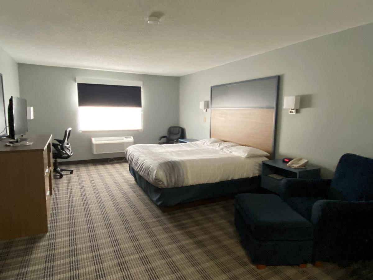 AmericInn by Wyndham Viroqua - Housity