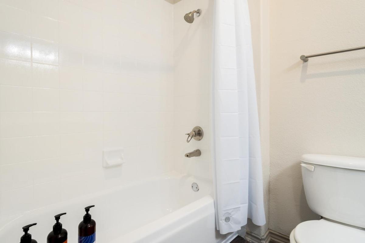 WanderJaunt - The Amethyst Austin - Housity
