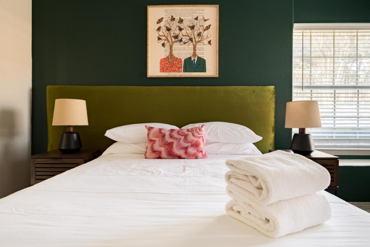 WanderJaunt - The Amethyst Austin - Housity