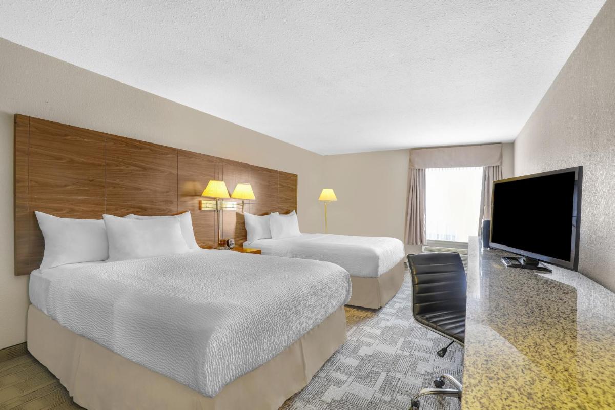 Days Inn by Wyndham Red Deer - Housity