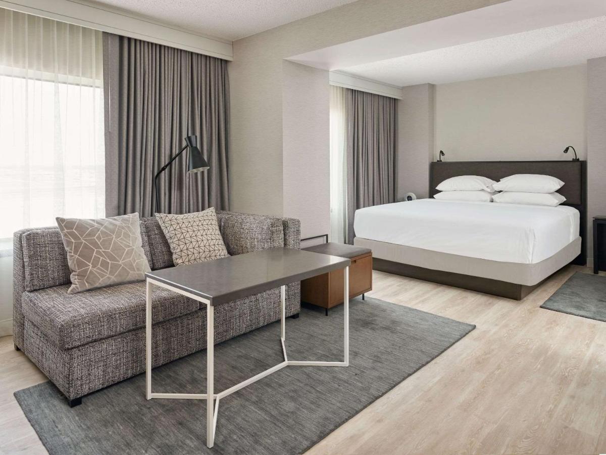 Hyatt Regency Deerfield - Housity