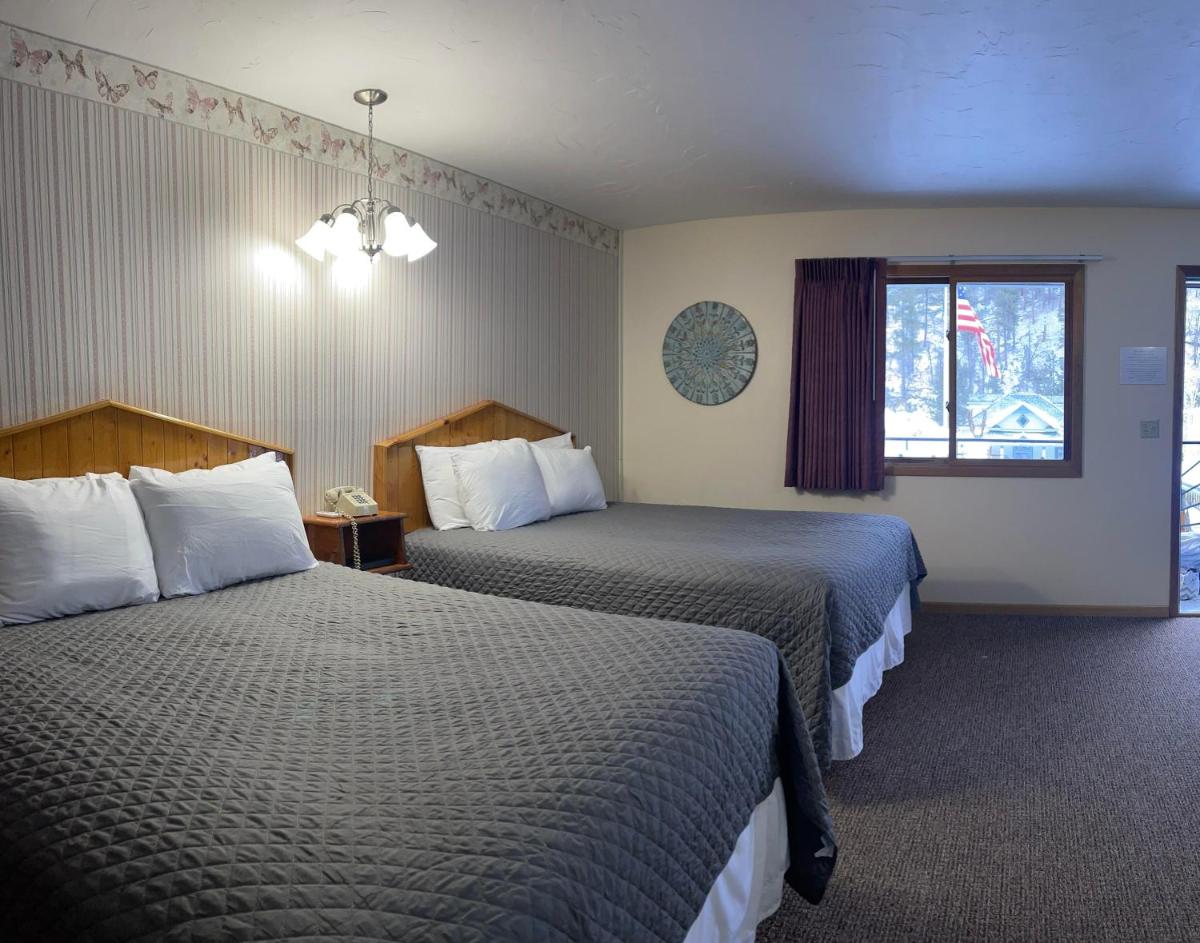 Cedar Wood Inn - Housity