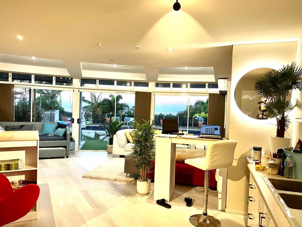 4 Bedroom Luxury Mansion - Housity