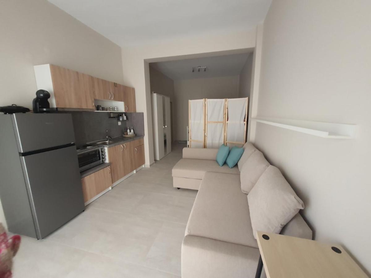 New apartment ,50m from the sea at Nea Irakleia. - Housity