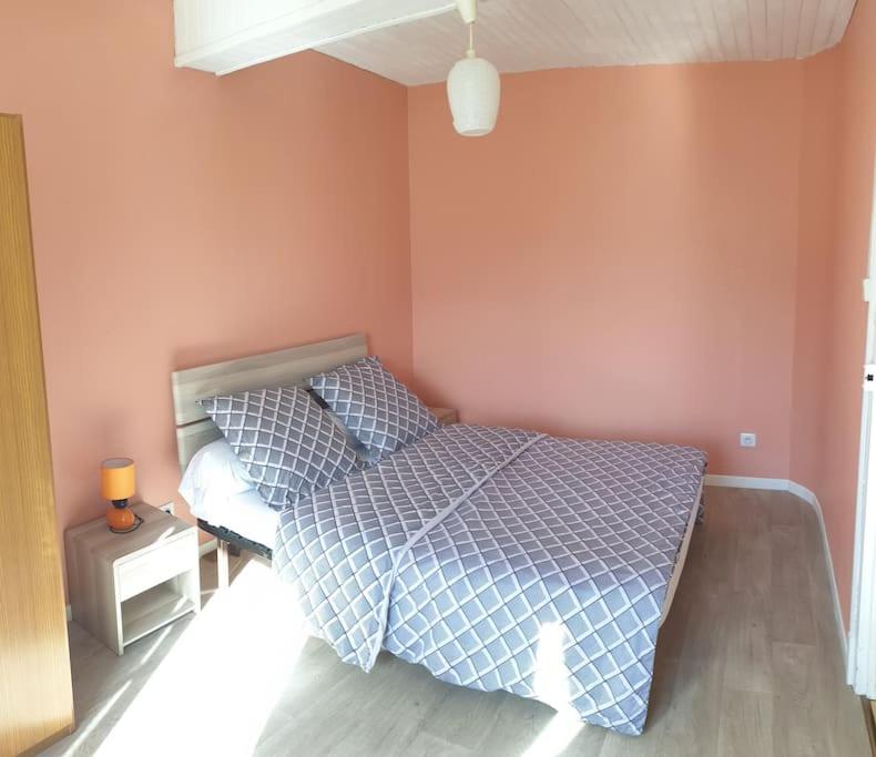 Appartement plein sud au RdC avec terrasse et parking - Housity