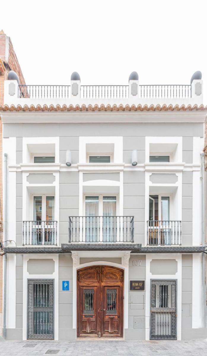 Reina 107 Beach Boutique - Housity
