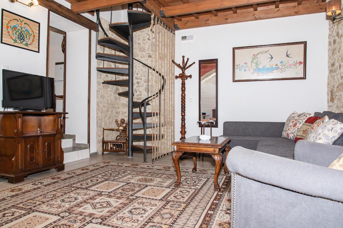 Pezoulia Traditional Maisonette In Archanes - Housity