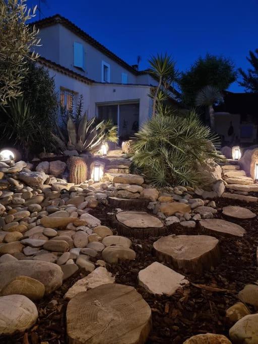 Une Oasis au Pays de Cézanne - Housity