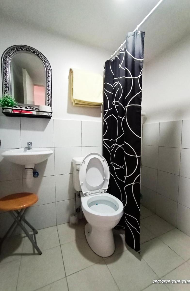 Relaxing 1-Bedroom Condo Unit (by Lee Portum) - Housity